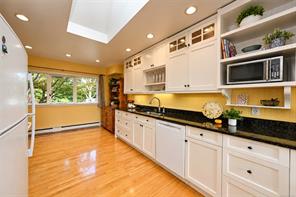 1635 Fairfield Rd — listing photo 17 of 58