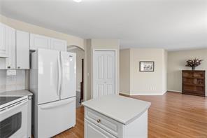 568 Hampstead St — listing photo 14 of 53