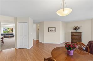 568 Hampstead St — listing photo 17 of 53