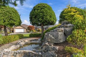568 Hampstead St — listing photo 37 of 53