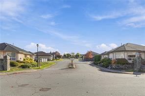 568 Hampstead St — listing photo 39 of 53