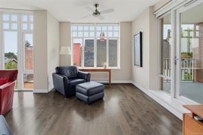 402-999 Burdett Ave — listing photo 16 of 37