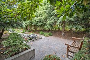 402-999 Burdett Ave — listing photo 28 of 37