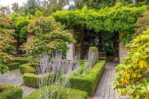 402-999 Burdett Ave — listing photo 31 of 37