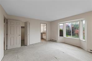 728 Banwell Crt — listing photo 15 of 26