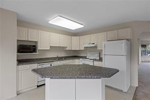 728 Banwell Crt — listing photo 24 of 26