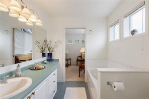 13-4619 Elk Lake Dr — listing photo 20 of 27