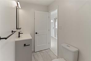 425 Stewart Ave — listing photo 22 of 41