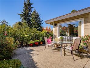 901-2829 Arbutus Rd — listing photo 21 of 39