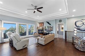 3030 Dolphin Dr — listing photo 15 of 92
