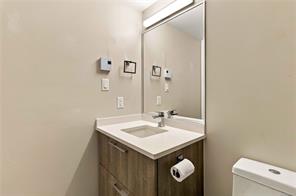 204-960 YATES St — listing photo 25 of 33