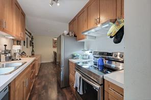 206-2022 Foul Bay Rd — listing photo 32 of 50