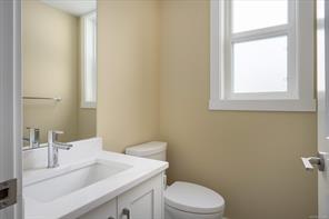 169 Hunter Way — listing photo 15 of 46