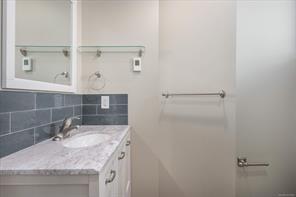 351 Wesley St — listing photo 18 of 50