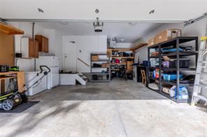 1089 Donwood Dr — listing photo 31 of 40