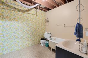 948 Dunsmuir Rd — listing photo 46 of 56
