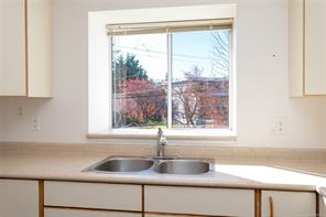 201-10431 Resthaven Dr — listing photo 16 of 38