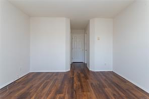 201-10431 Resthaven Dr — listing photo 18 of 38