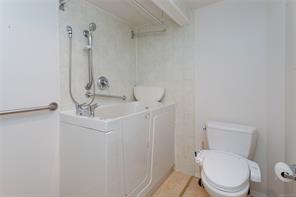 201-10431 Resthaven Dr — listing photo 21 of 38