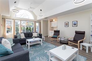 201-10431 Resthaven Dr — listing photo 33 of 38