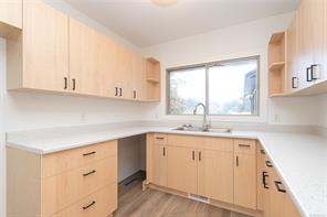 4170 Granville Ave — listing photo 29 of 99