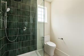 214-2770 Vantilburg Cres — listing photo 13 of 30