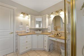 225 Kingston St — listing photo 28 of 69