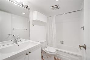 204-1035 McClure St — listing photo 24 of 32