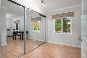 2404 Glenayr Dr — listing photo 22 of 68