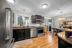 113 Mitchell Pl — listing photo 14 of 24