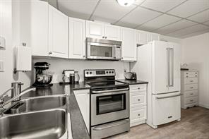 113 Mitchell Pl — listing photo 15 of 24