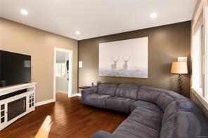 3646 Soren Pl — listing photo 16 of 50