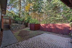 2104 Wenman Dr — listing photo 39 of 41
