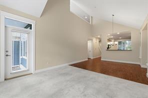 6347 Pinewood Lane — listing photo 14 of 41