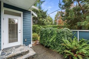 6347 Pinewood Lane — listing photo 16 of 41