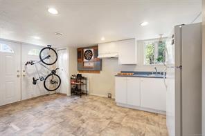 2825 Rockwell Ave — listing photo 18 of 39