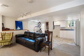 2825 Rockwell Ave — listing photo 22 of 39