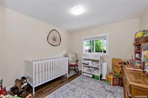 8033 Greendale Rd — listing photo 19 of 46