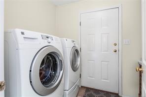 1667 Meadowbrook Dr — listing photo 32 of 41