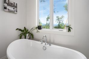 7336 High Ridge Cres — listing photo 23 of 61