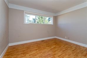 590 Ridley Dr — listing photo 19 of 35