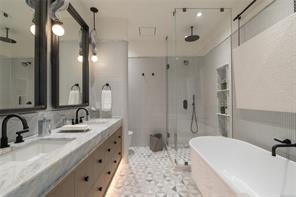 601-888 Government St — listing photo 43 of 98