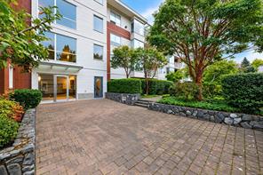 109-380 Waterfront Cres — listing photo 31 of 40