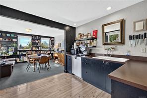 106 Superior St — listing photo 19 of 32