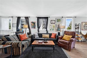 106 Superior St — listing photo 20 of 32
