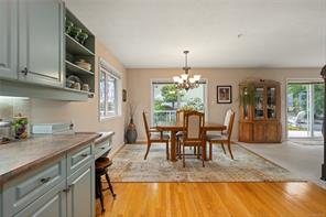 3255 Folkestone Dr — listing photo 15 of 37