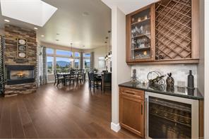 721 Country Club Dr — listing photo 18 of 54