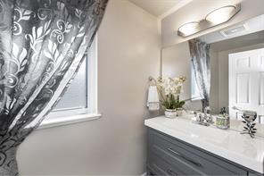 721 Country Club Dr — listing photo 32 of 54