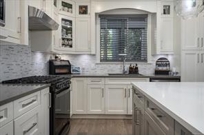9048 Driftwood Dr — listing photo 18 of 71
