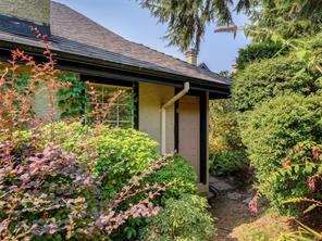 10-2566 Penrhyn St — listing photo 26 of 33